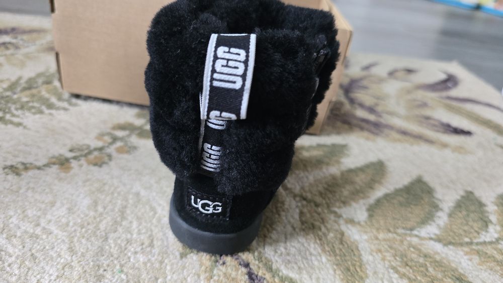UGG fetite nr 22 in stare excelenta