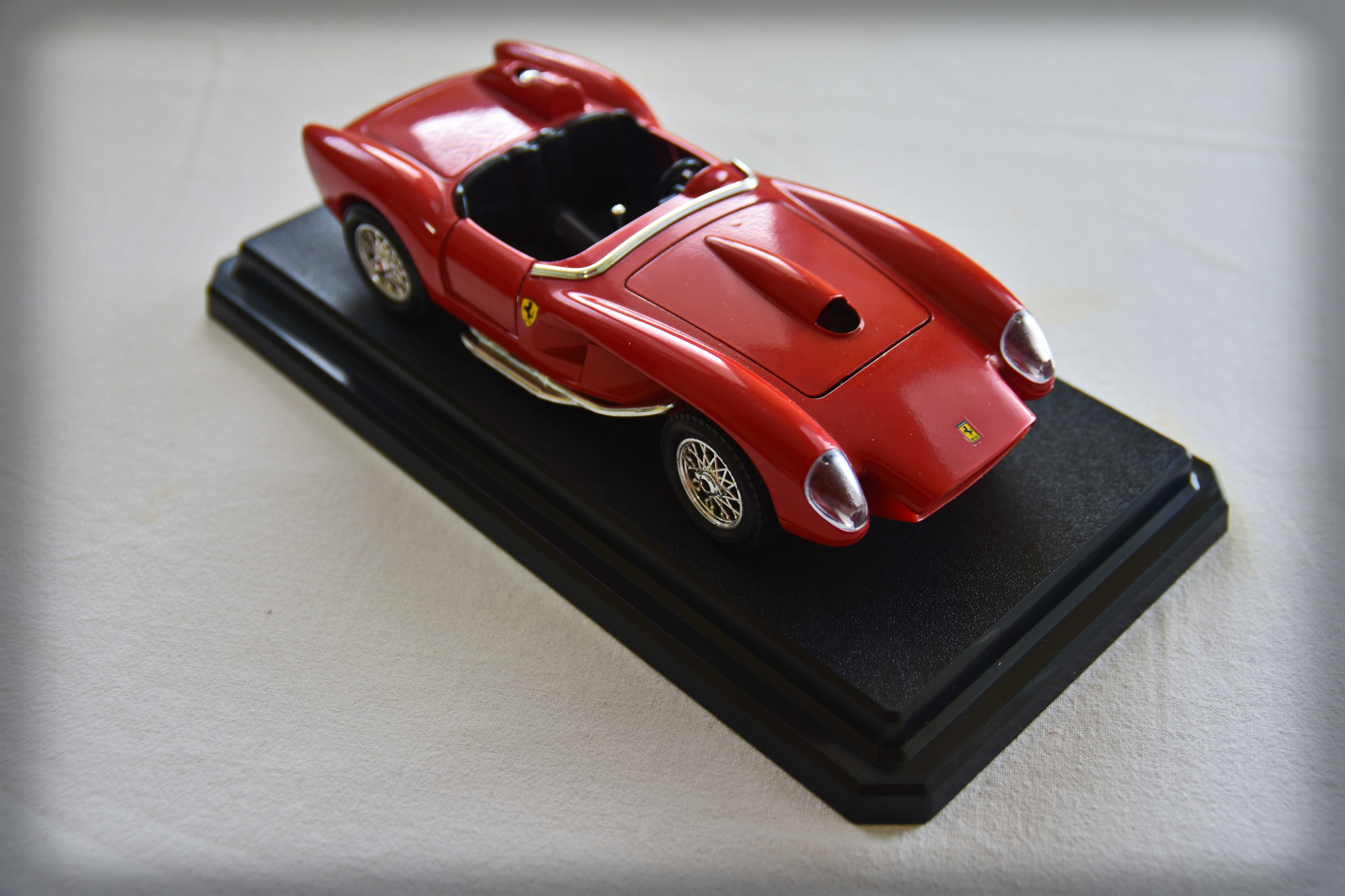 Продавам Ferrari 1957 Testa Rossa 1:24 Bburago