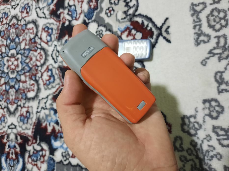 Nokia 1100  tilfonla sotladi