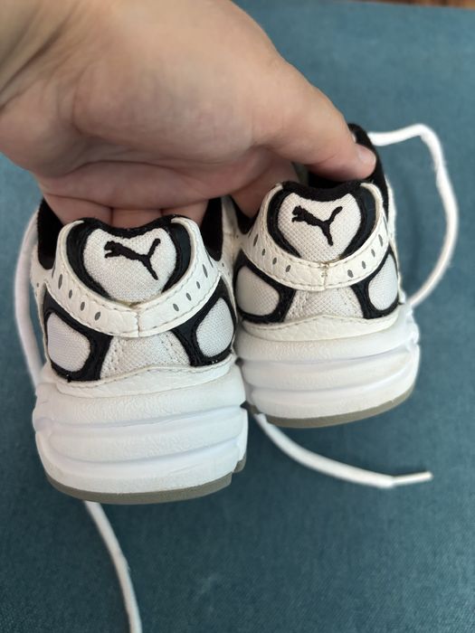 Adidasi baieti din piele