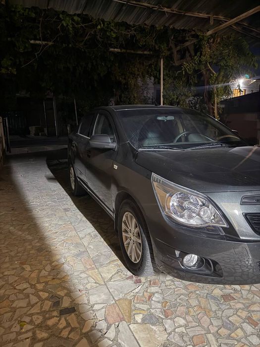 Uzimizni moshina srochno sotiladi