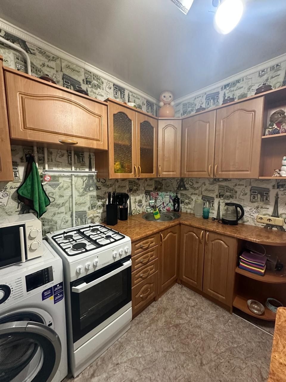 Продам 2 комнатную квартиру в кирпичном доме, район Черемушки.