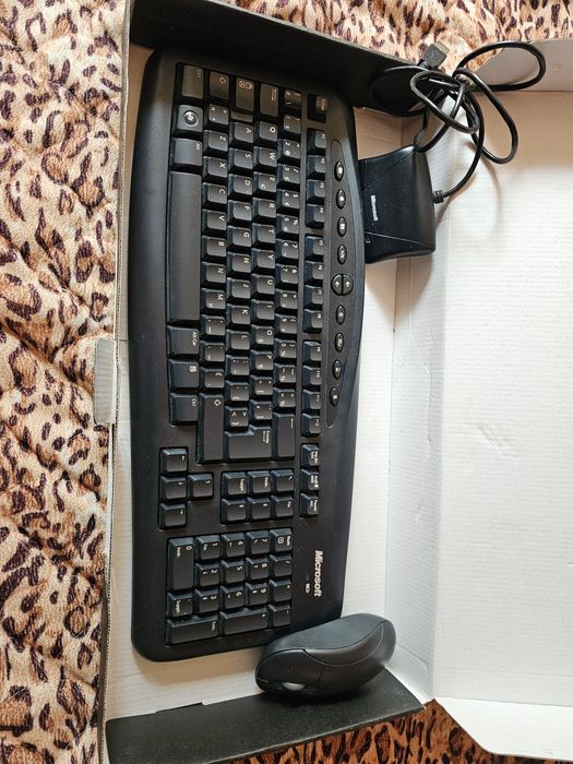Tastatura și Mouse wireless Microsoft