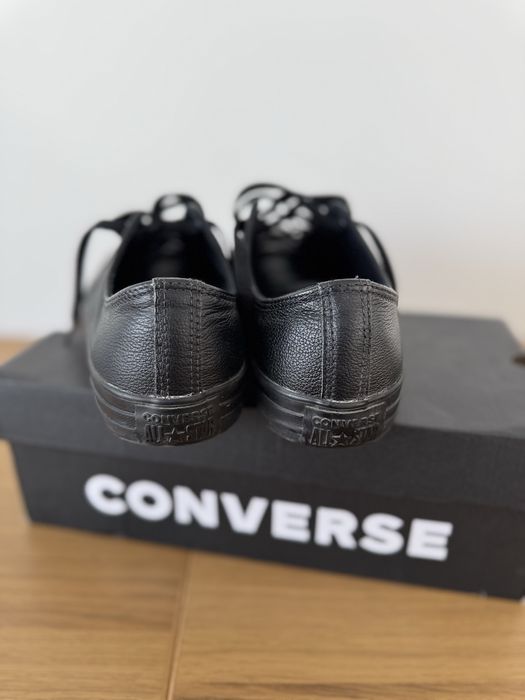 Converse tenesi de piele 42,5