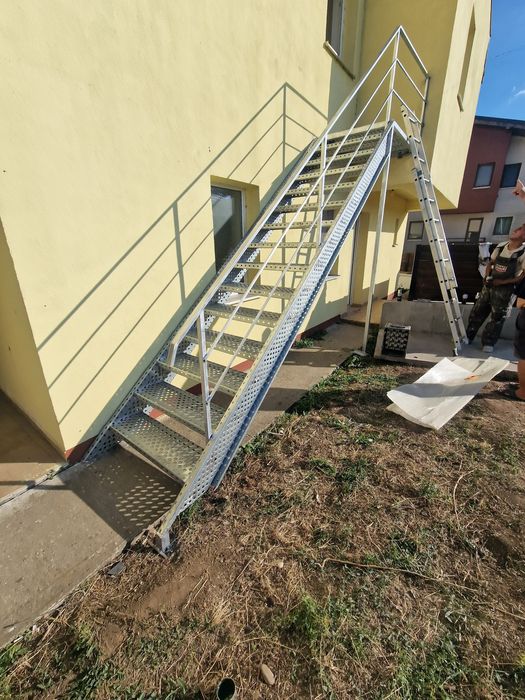 Scări metalice galvanizate