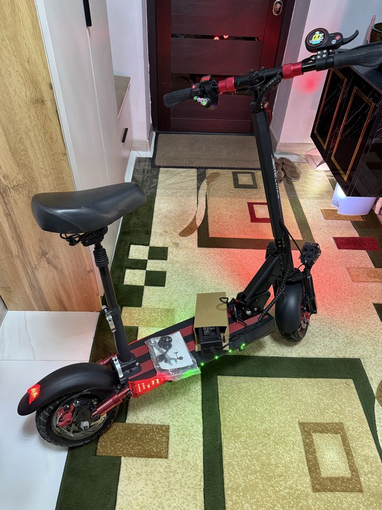 Электро самокат, USER MANUAL C8 Electric Scooter