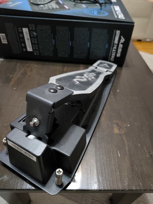 Alesis Strike Multipad + Pedală Millenium