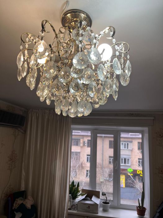 Продам люстру хрусталь