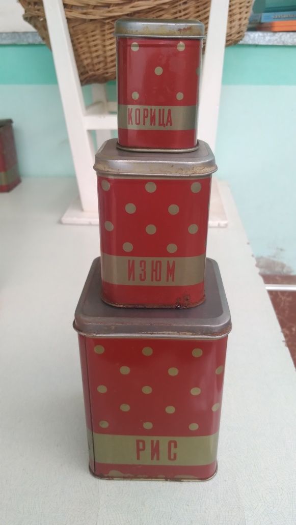 Жестяные банки для сыпучих продуктов и специй