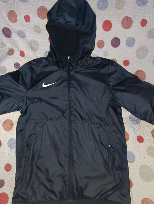 Geaca iarna Nike