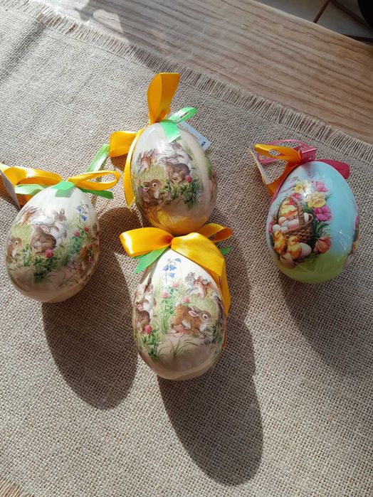 4 Oua decorative de Paste,foarte aspectoase,dimensiune 10cm
