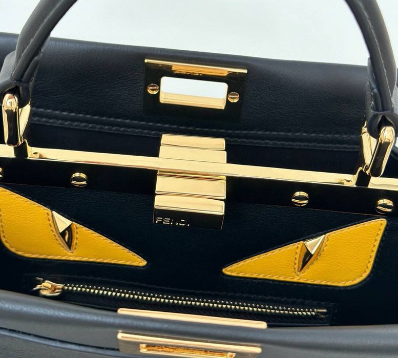 Geanta Fendi Peekaboo