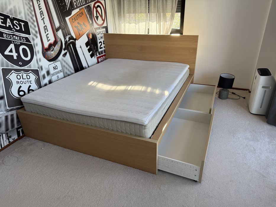 Cadru pat inalt MALM IKEA 160 x 200 cm furnir stejar alb