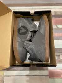 Pereche adidasi airwalk noi