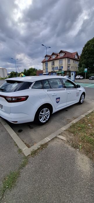 Vând firmă SRL cu autorizație taxi
Fără datorii cu actele la zi! 
Cu