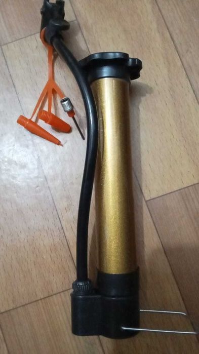 Насос велосипедный