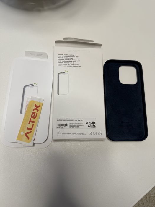 Husa originala Apple pt Iphone 14 pro - 129 lei