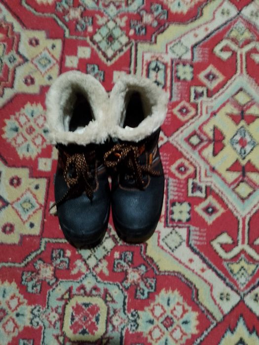 Продам спецобувь зимнюю, размер 43