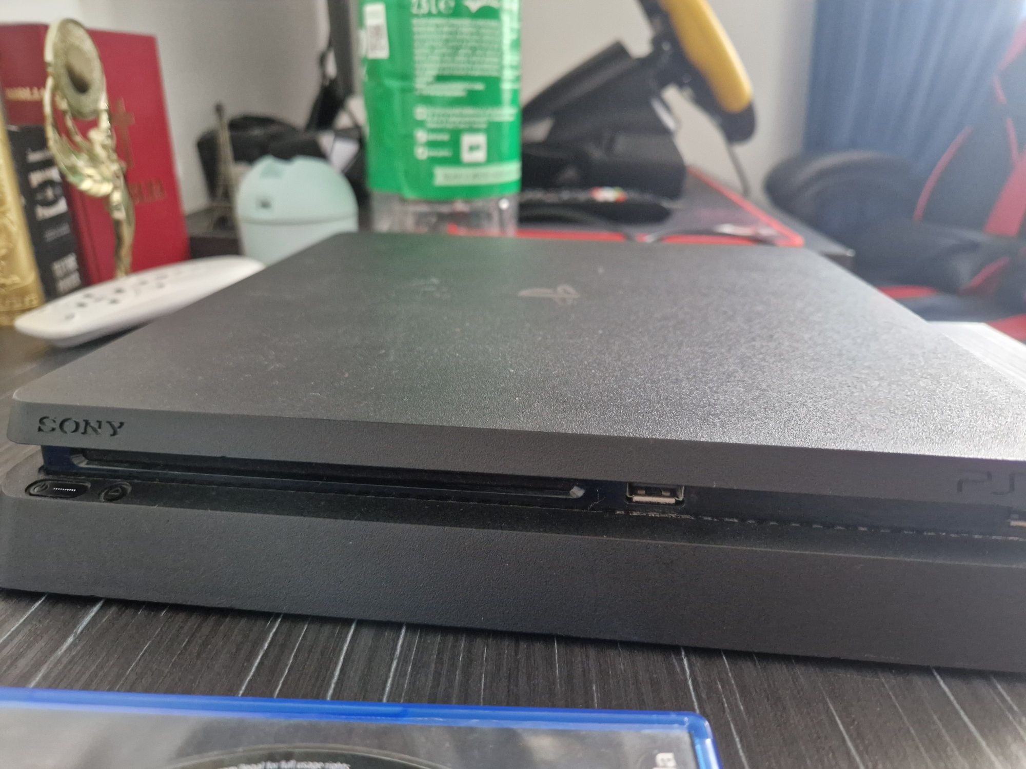 Ps4 slim în stare perfecta !!!Accept și schimb!!!