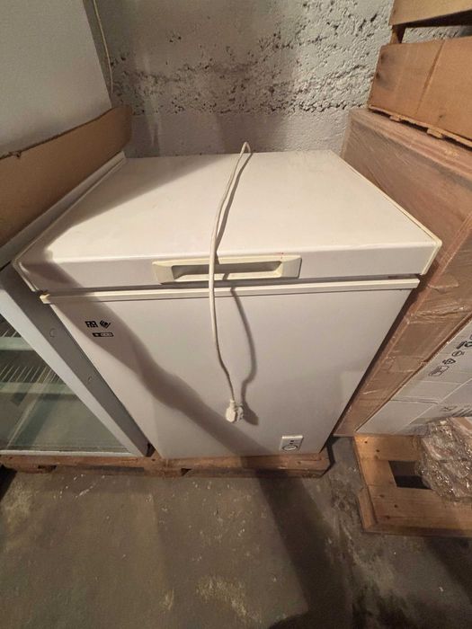 vand congelator de mici dimensiuni perfect functional