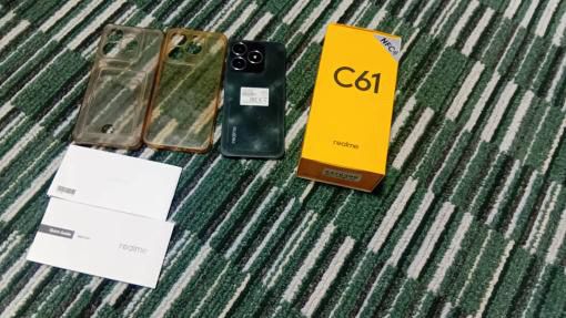 Realmi    c61