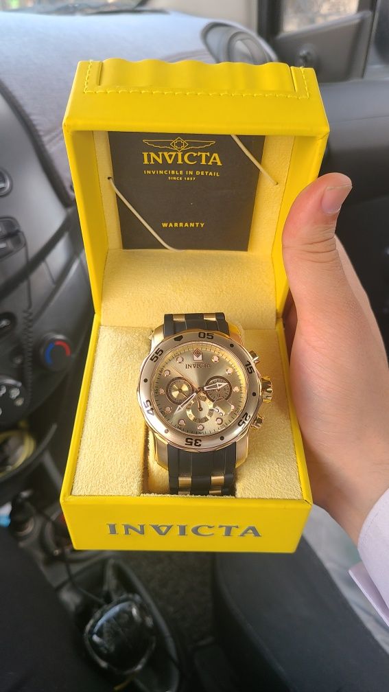 Продается Швецарские часы фирмы INVICTA.