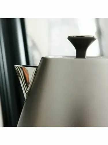 Электрический чайник DeLonghi KBI 2001 S Distinta Flair