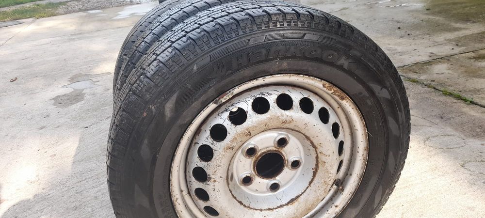 Anvelope cu jante pe 215 /65 R 16