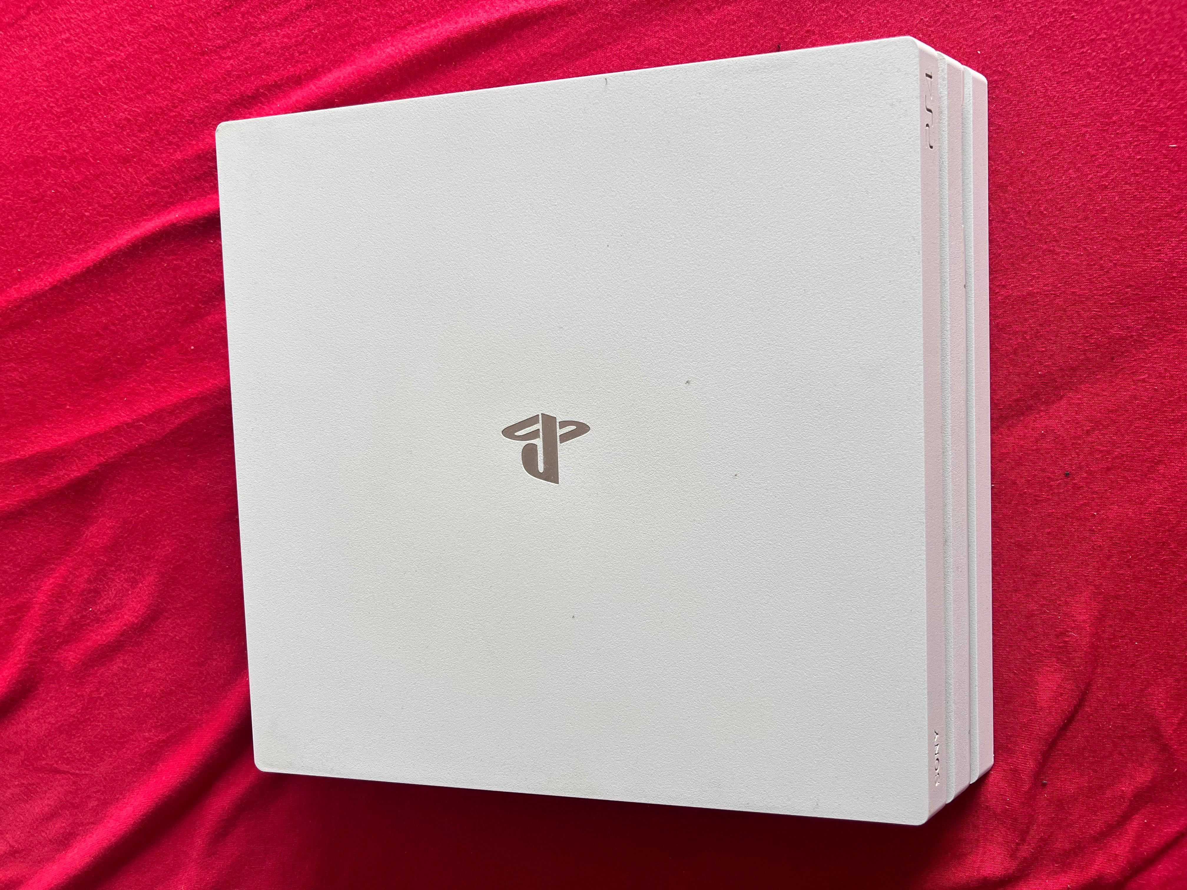 PS4 PRO 1 TB употребяван