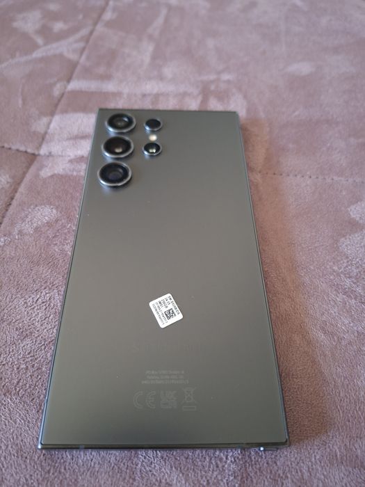 Като НОВ!! Samsung S24 Ultra + 45W зарядно и 7 калъфа