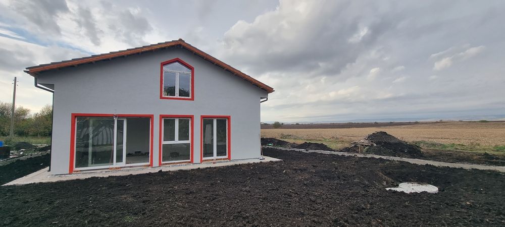 Къща в Божурище с.Хераково