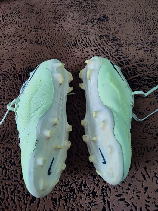 Nike Tiempo numărul 39