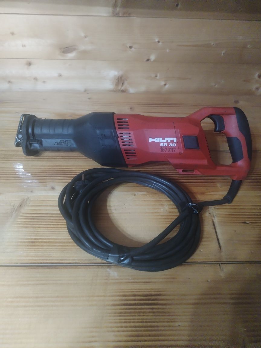 Fierăstrău sabie hilti SR 30