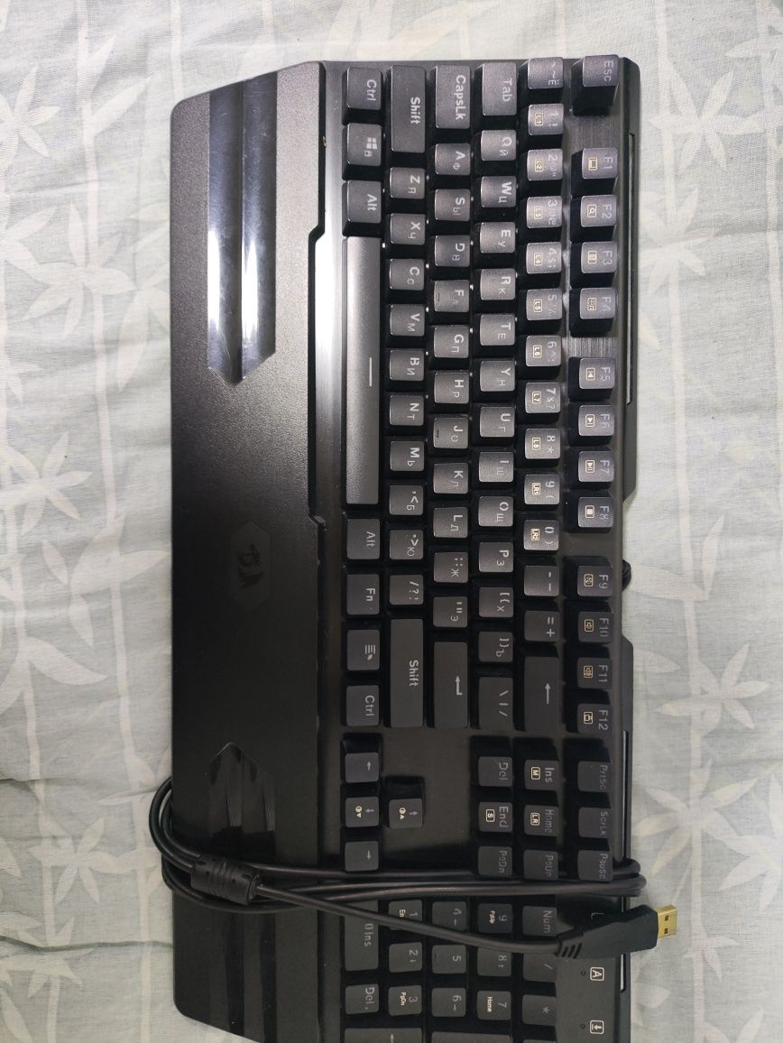 Продам клавиатуру Redragon Hara