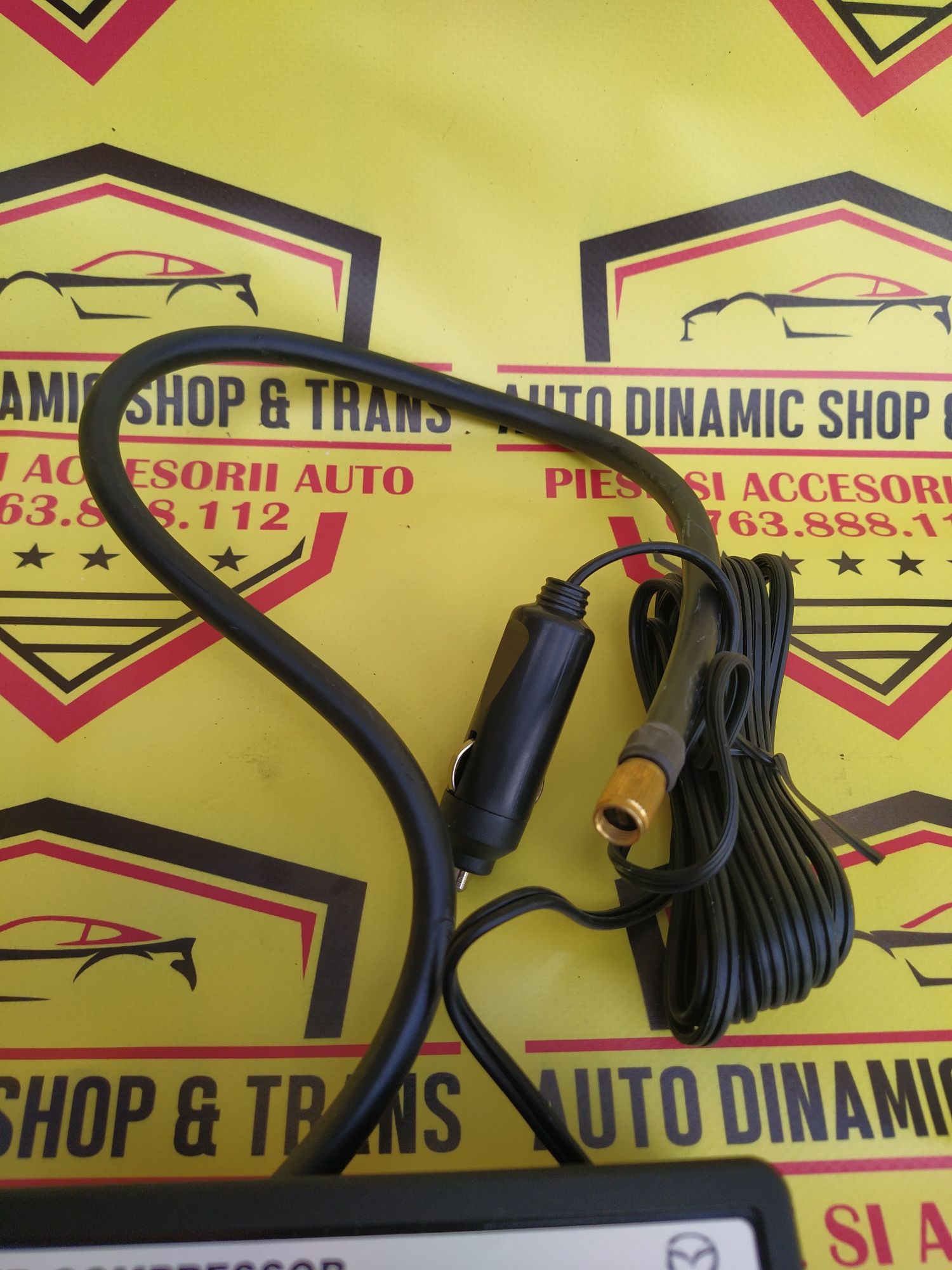 Compresor auto cu solutie umflat roti kit pana OEM  Mazda