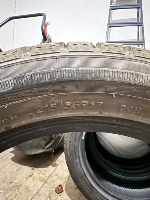 Шины зимние 215/55/17