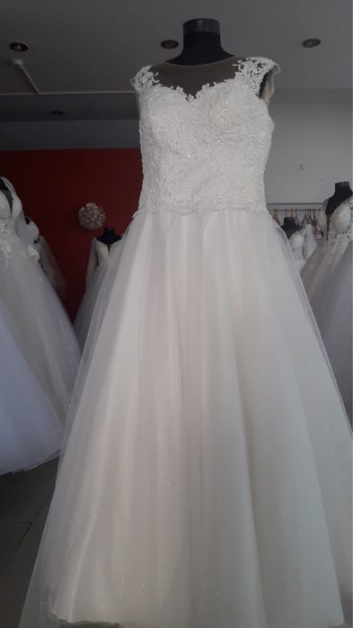 Rochie de mireasa purtată o data