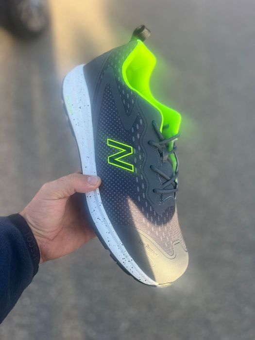 Adidași mărimea 49