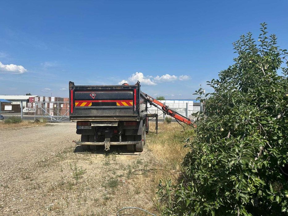 Basculanta 6x4 Iveco cu macara Hiab 085