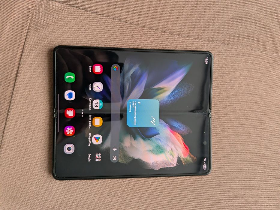 Продам Samsung Galaxy Z Fold 3 5G 12/512gb.