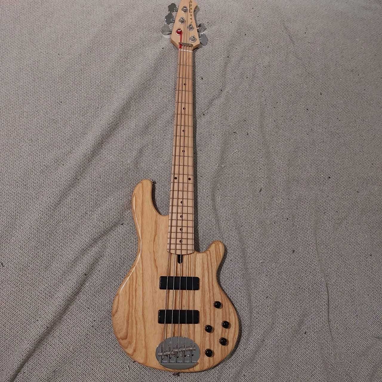 Бас гитара Lakland Skyline 55-01