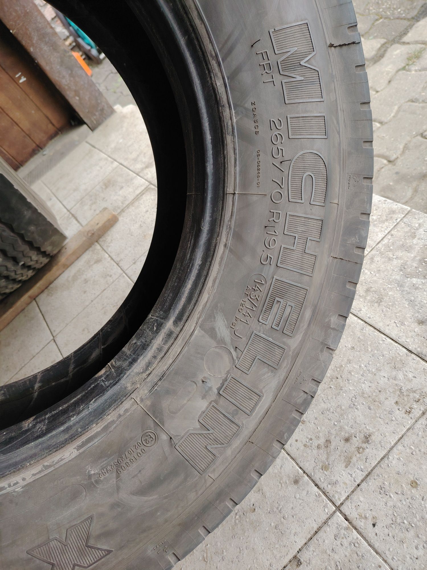 265/70 R19,5 Michelin liniar 143/141 J indice greutate