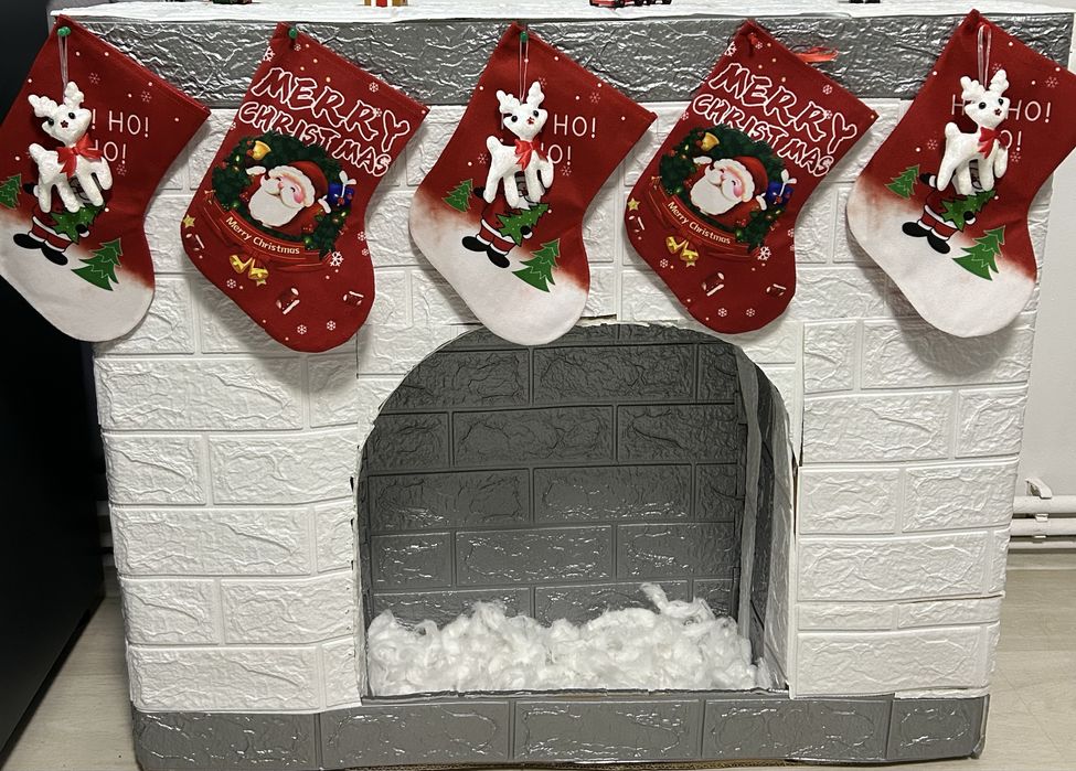 Șemineu decorativ handmade din carton