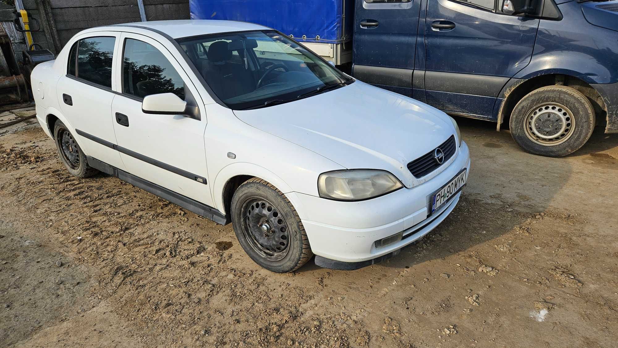 Vand opel astra sedan