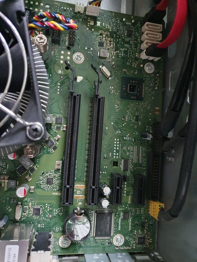 PC Workstation Fujitsu P720 i5 4590 4-8Gb Ram schimb sau dezmembrez