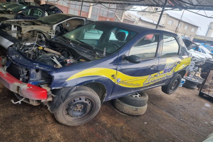 Calculator motor ECU 8200513113 Dacia Logan prima generatie