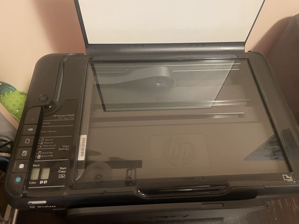 Мултифункционален мастиленоструен цветен принтер HP Deskjet F4580