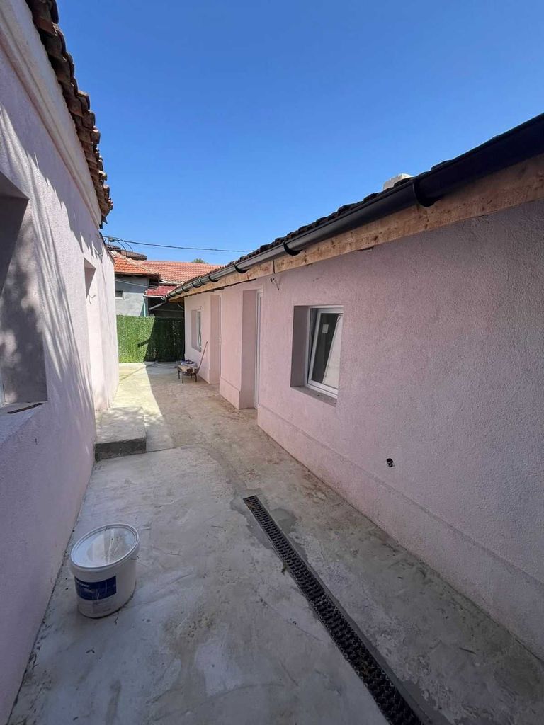 Продава се Къща в Добрич, Център - 41 кв.м за 1717 €/кв.м - Снимка #16