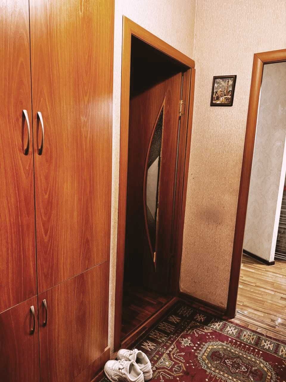 Продается 1в2/4/4 квартира. Ялангач.