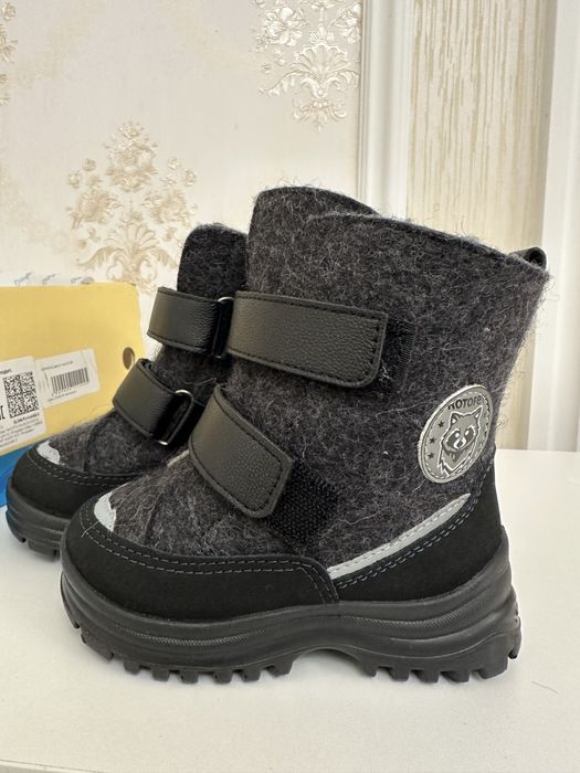 Продам зимние сапоги Котофей